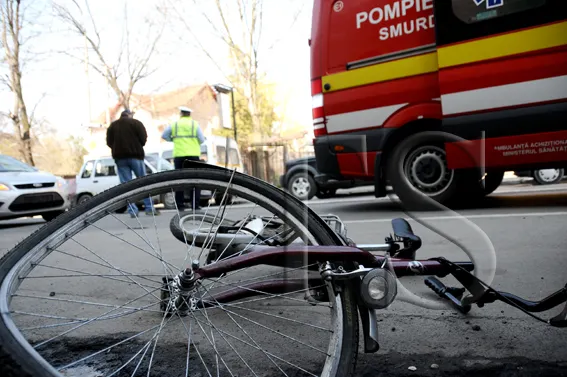 Accident mortal, la Negreni. Biciclist lovit de un autocamion