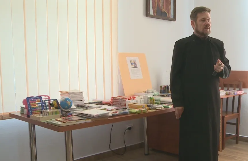 Se colectează rechizite pentru copiii nevoiași. Campania „Ajută și tu un școlar!”, la a treia ediție