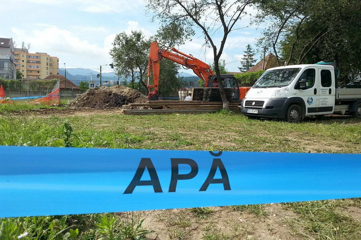 CAO extinde reţeaua de apă şi canal în mai multe zone din Slatina