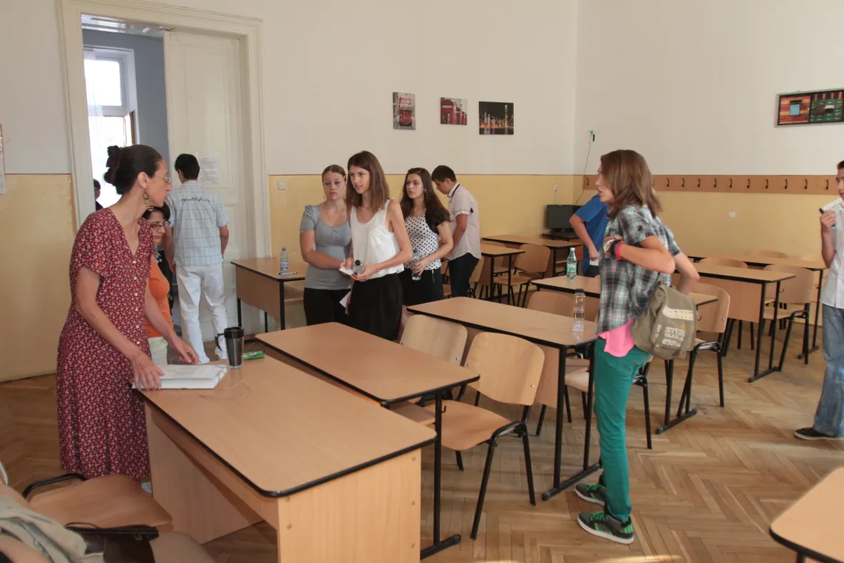 Ce au făcut elevii olteni, la simularea Evaluării Naţionale