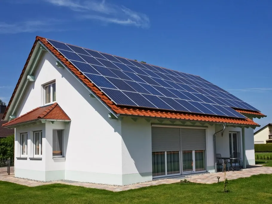 Un nou program „Casa verde”, gata de start. Peste 250 de olteni și-au montat panouri solare în prima serie