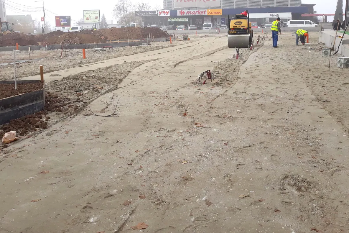 Intervenţii pe mai multe străzi din Slatina. Se modernizează şi se reabilitează din temelie