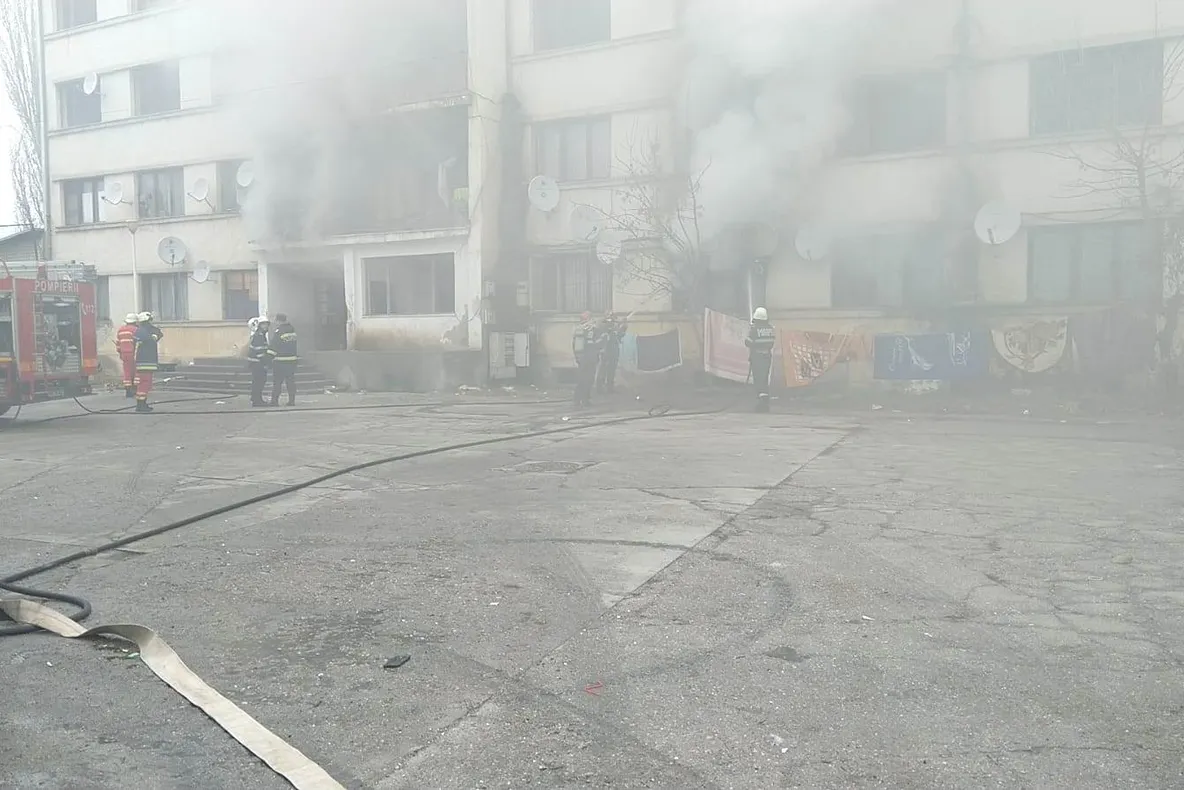Cauza incendiului din Slatina, în care a murit o femeie şi cinci persoane au fost rănite - VIDEO