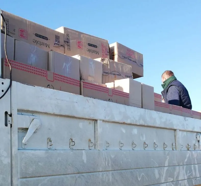 Angajaţi ai Vămii Slatina, suspecţi în cazul furtului ţigărilor confiscate?