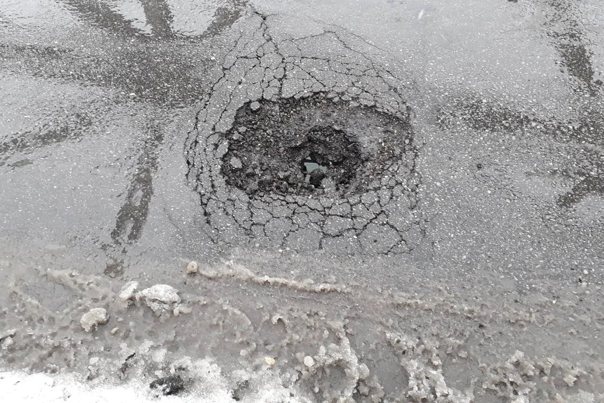 Zăpada provoacă probleme la podul peste Olt, care face legătura între Craiova şi Piteşti