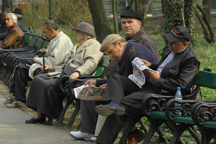 Sute de olteni au plătit să iasă mai devreme la pensie