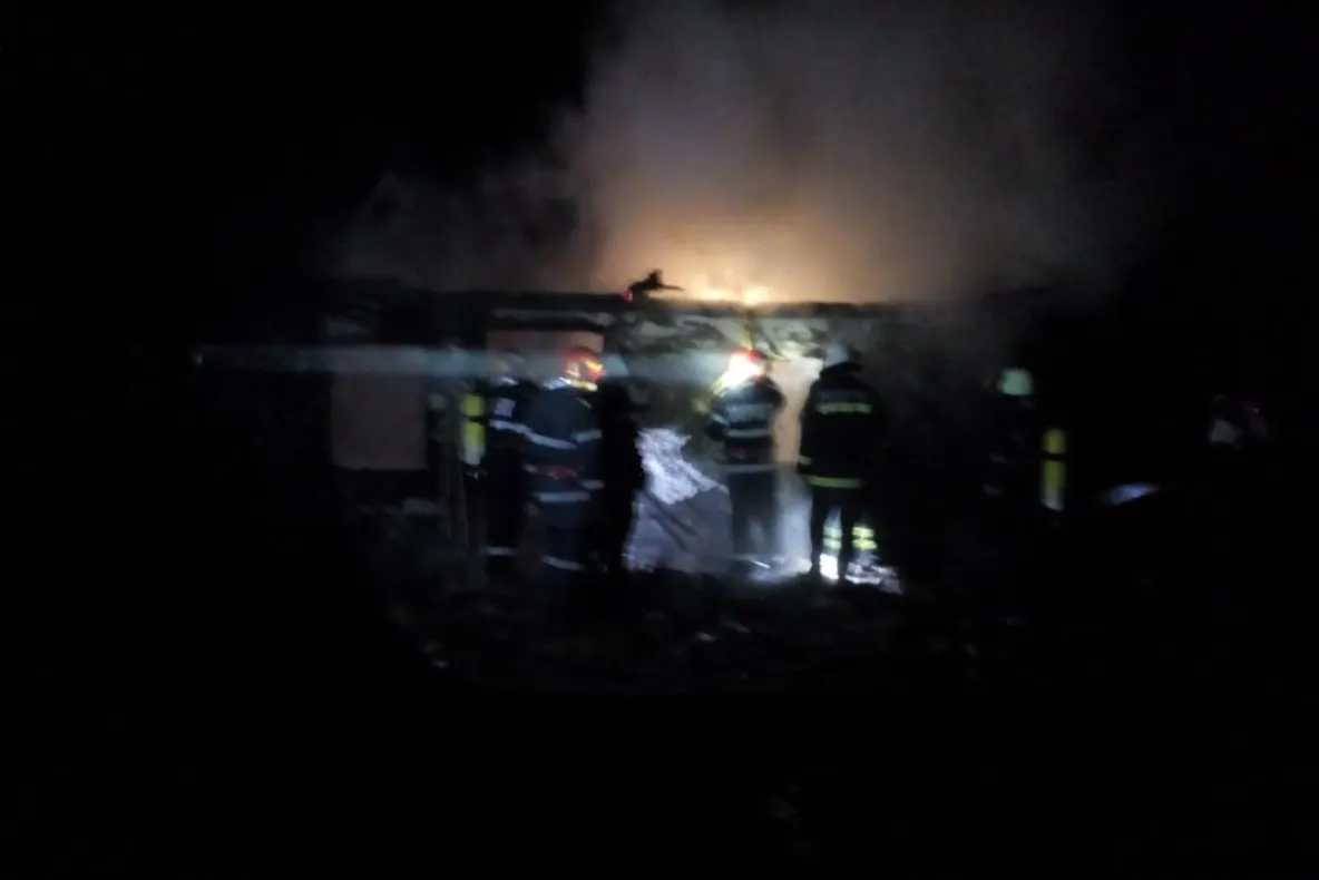 TRAGEDIE într-o comună din Olt. O bătrână a murit în incendiul care i-a cuprins locuința - FOTO&amp;VIDEO