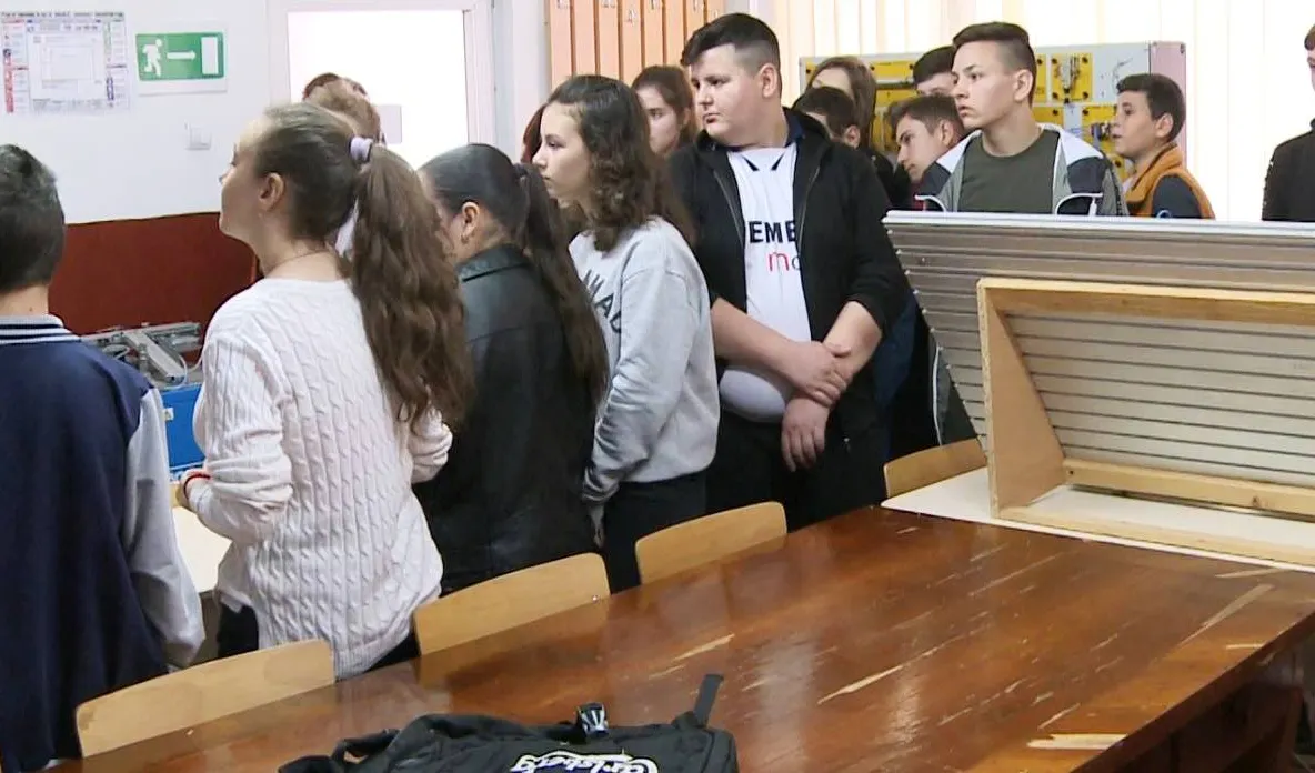 Săptămâna meseriilor - Un liceu tehnologic din Slatina îşi prezintă oferta educaţională elevilor de gimnaziu