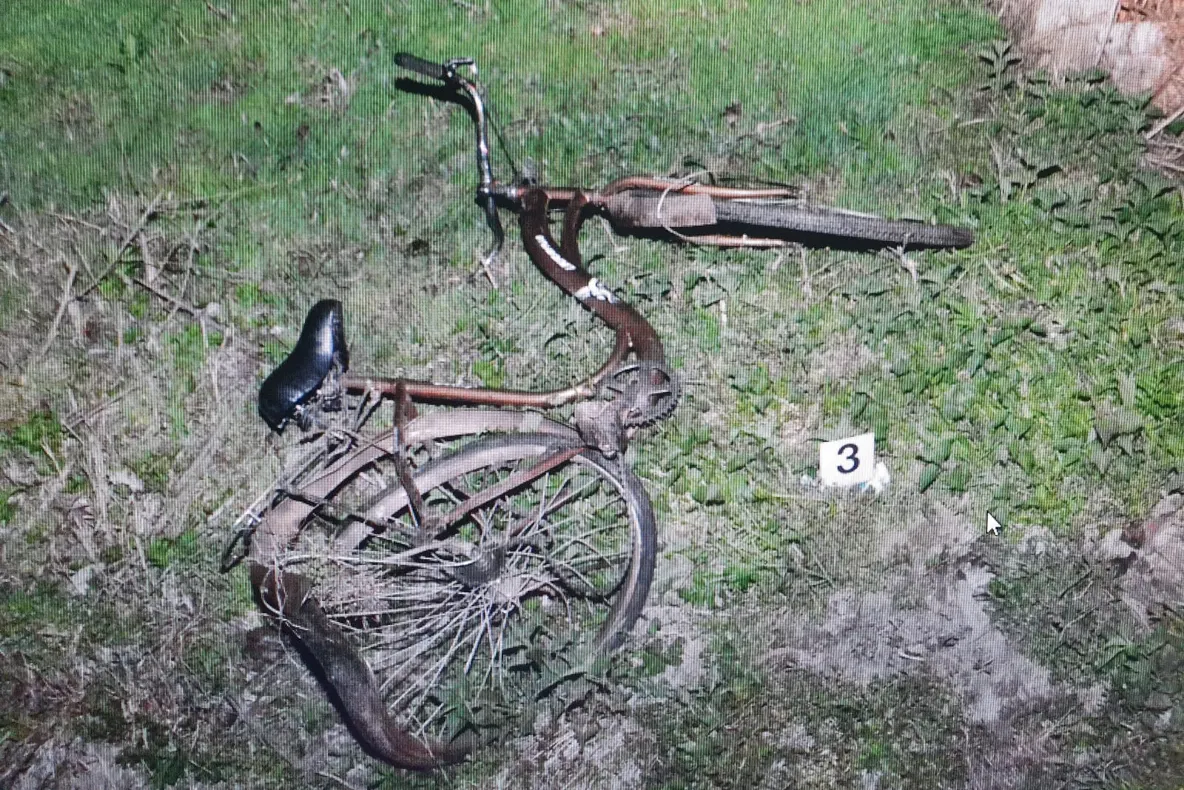 Accident pe un drum național din Olt. Biciclist octogenar, lovit mortal de un autoturism - FOTO