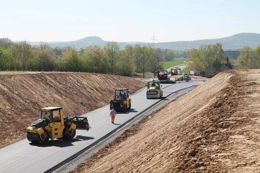 80 de bani pe metrul pătrat pentru terenurile expropriate pe traseul Drumului Expres Craiova- Slatina- Pitești. Ce variante au nemulțumiții