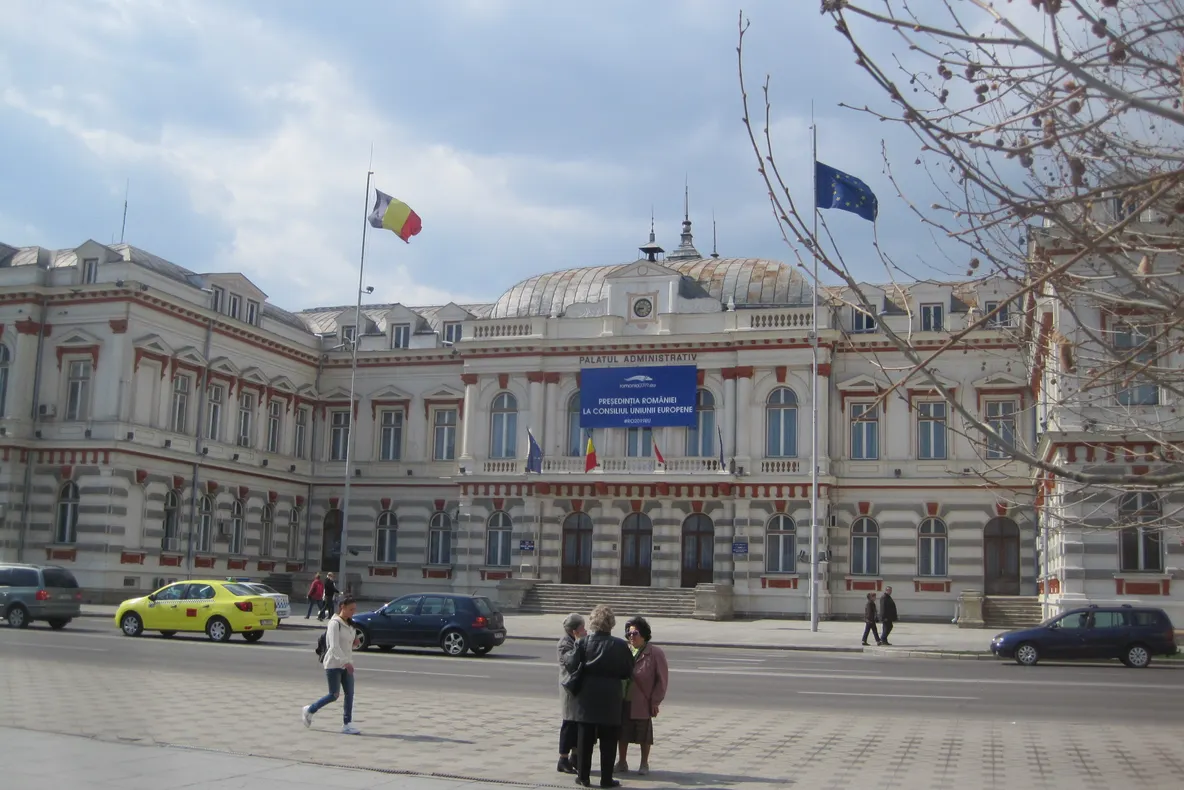 Prefectul de Olt, chemat din concediu pentru a fi demis. Şi subprefectul va fi înlocuit