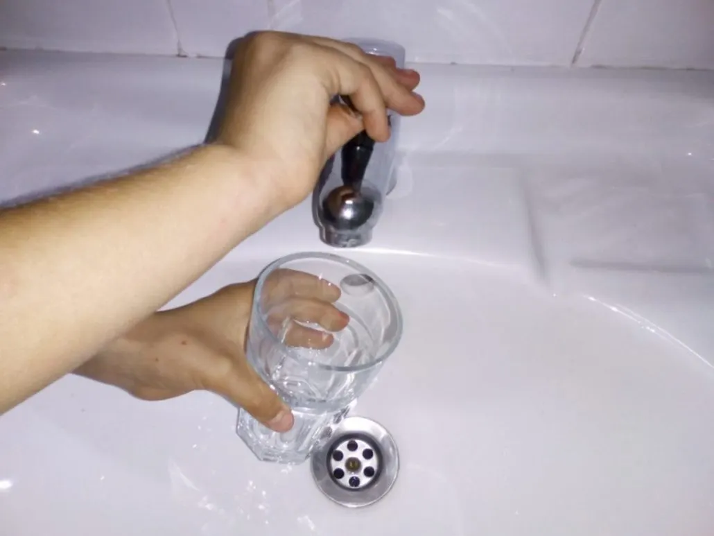 Se ia apa în Slatina din cauza unei avarii la o conductă de alimentare