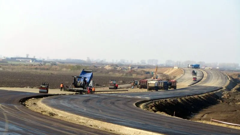 S-au scos la licitaţie proiectarea și execuția tronsonului 4 al Drumului Expres Craiova - Pitești