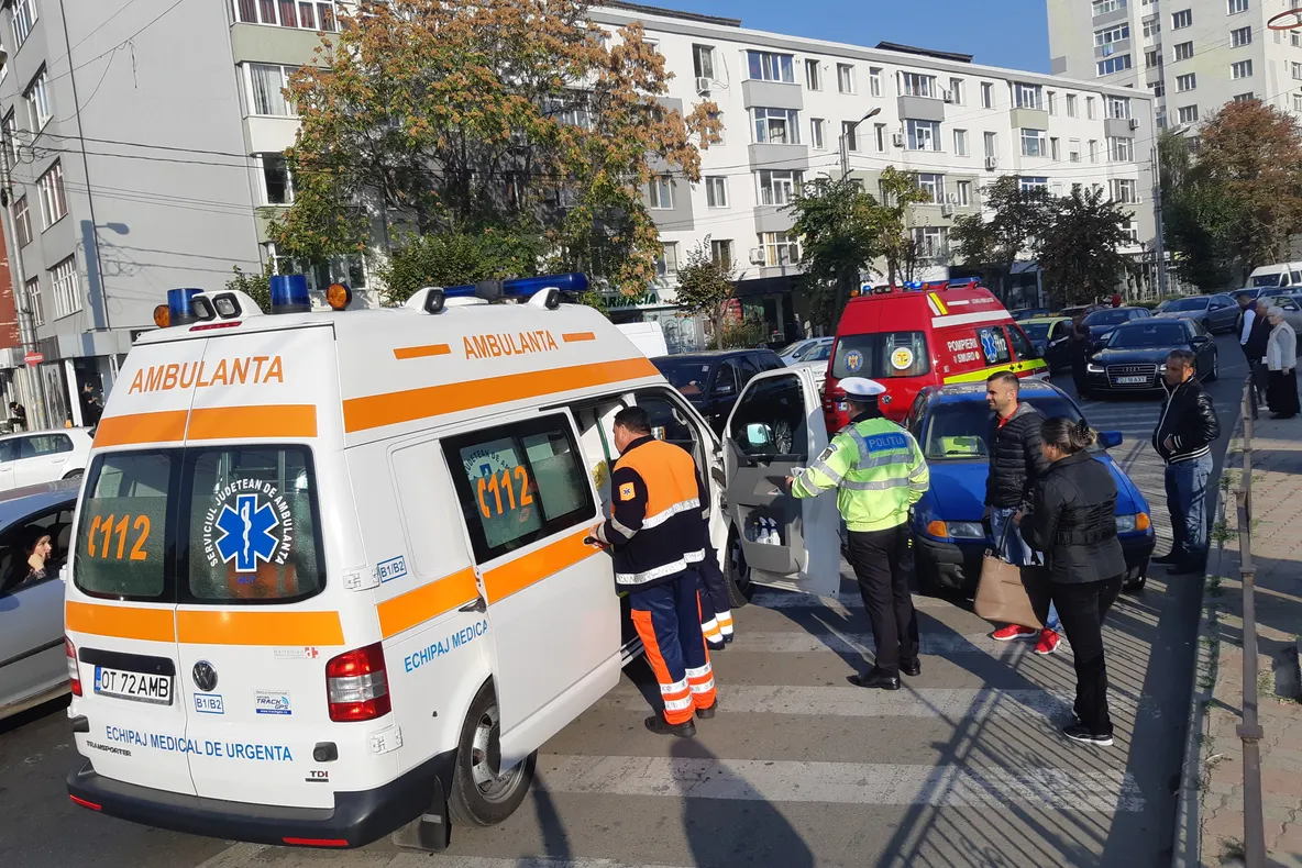 Slatina: Două persoane rănite într-un accident rutier