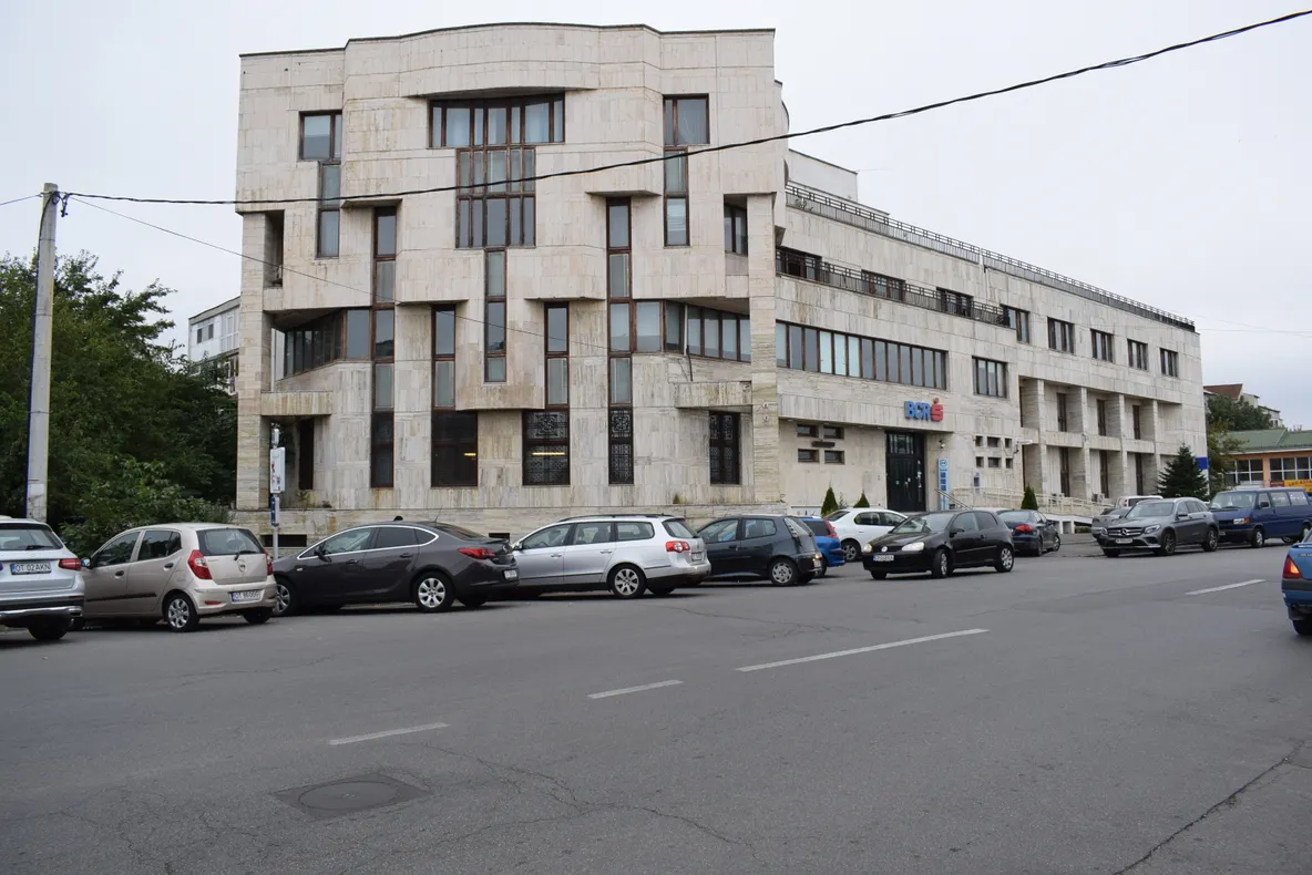BCR îşi vinde sediul din centrul Slatinei