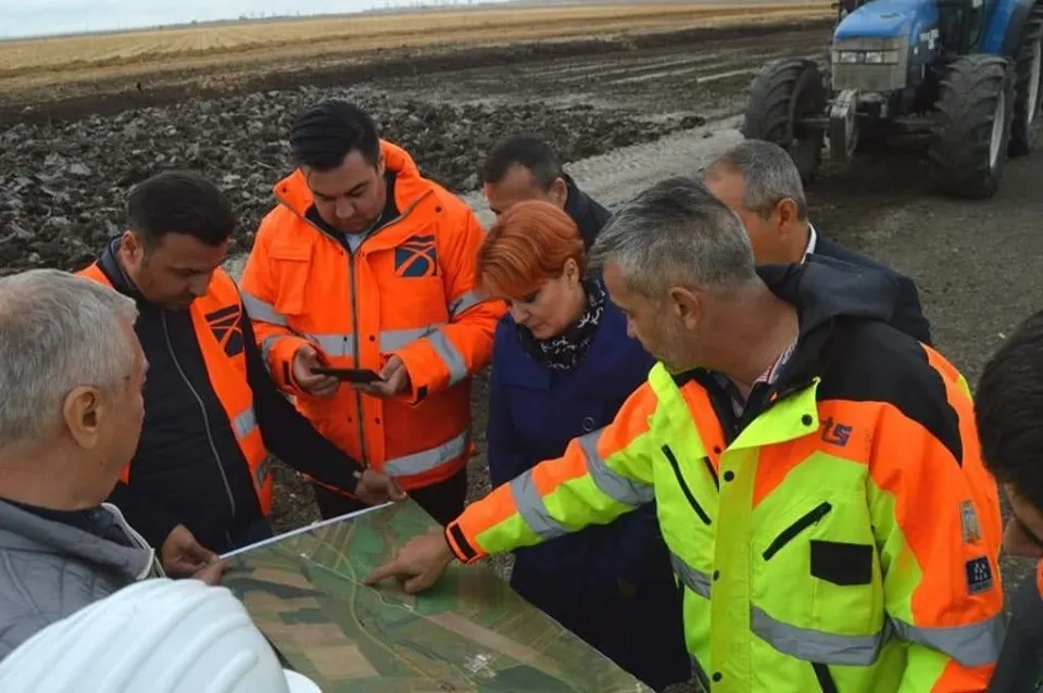 Ministrul Transporturilor, vizită pe șantierul Drumului Expres Craiova-Pitești
