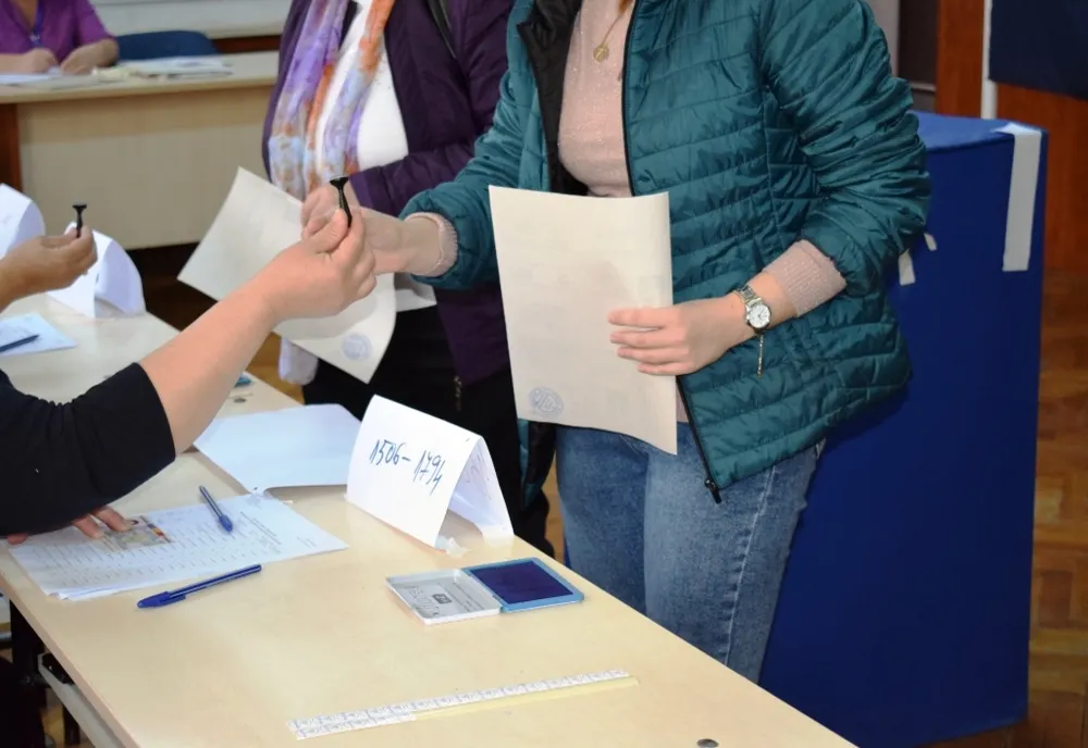 Utilizare abuzivă a numărului 112, în Olt. Un bărbat a fost amendat cu suma de 500 lei
