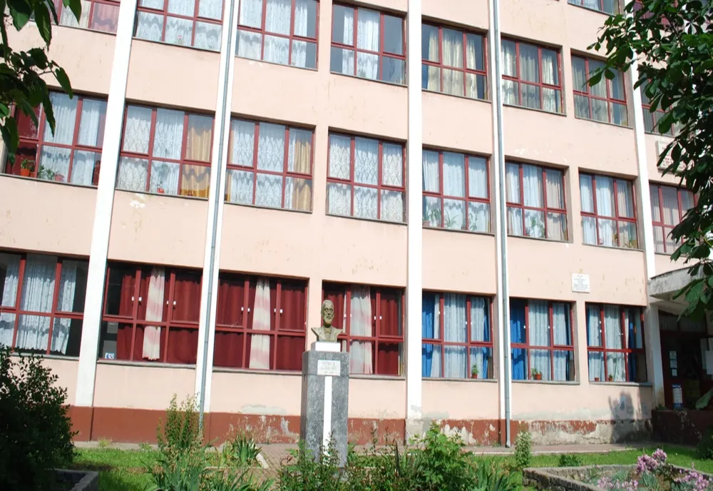 Liceu din Slatina, reabilitat din temelii cu fonduri europene. A fost semnat contractul de finanţare