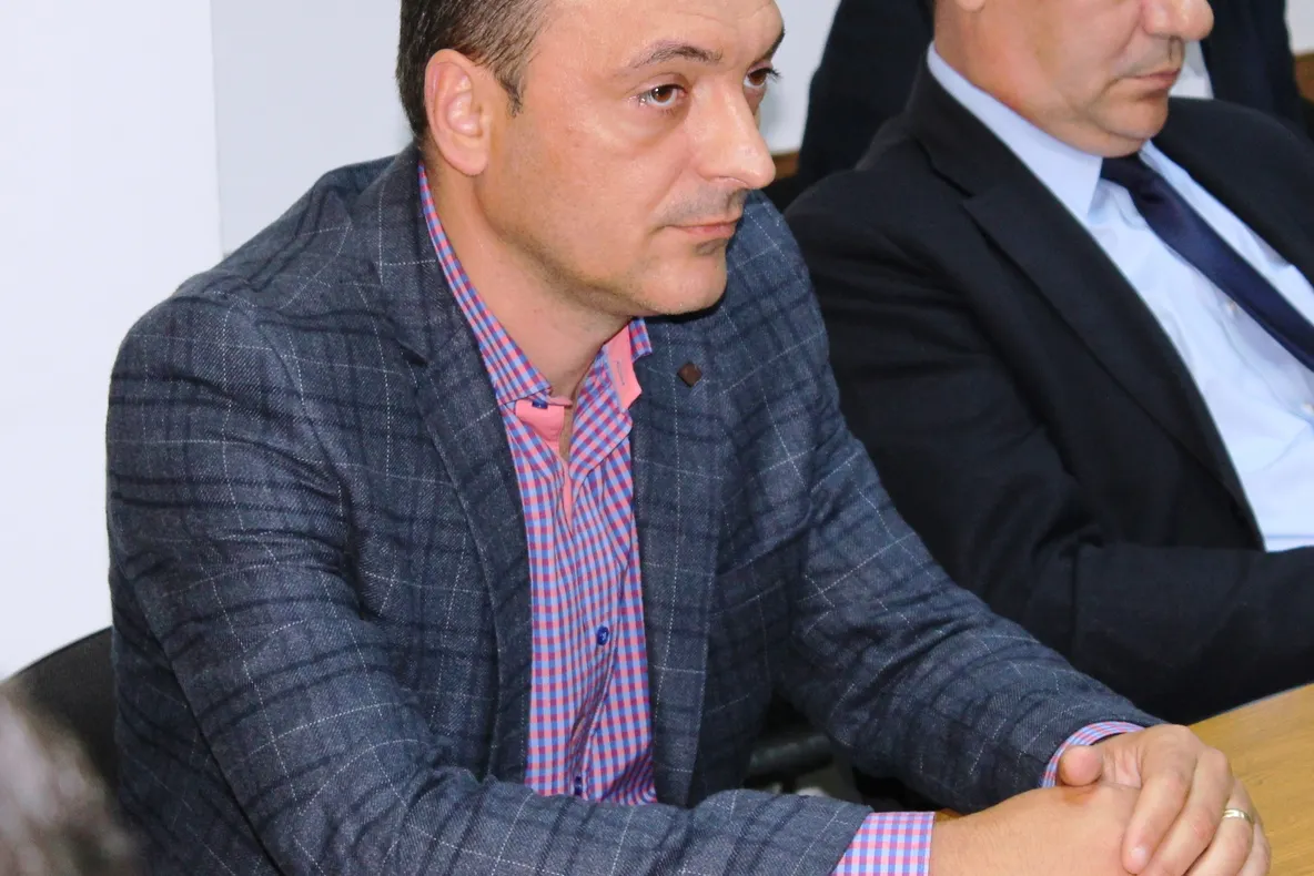 Care e omul pe care ALDE îl trimite ca subprefect de Olt