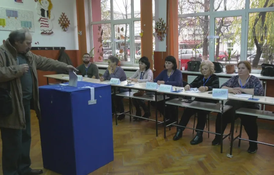Prezenţă de vot de peste 100% într-un sat din Olt