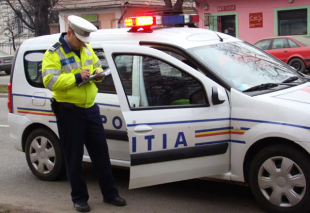 Pieton transportat la spital după ce a fost lovit de un autoturism, în Slatina