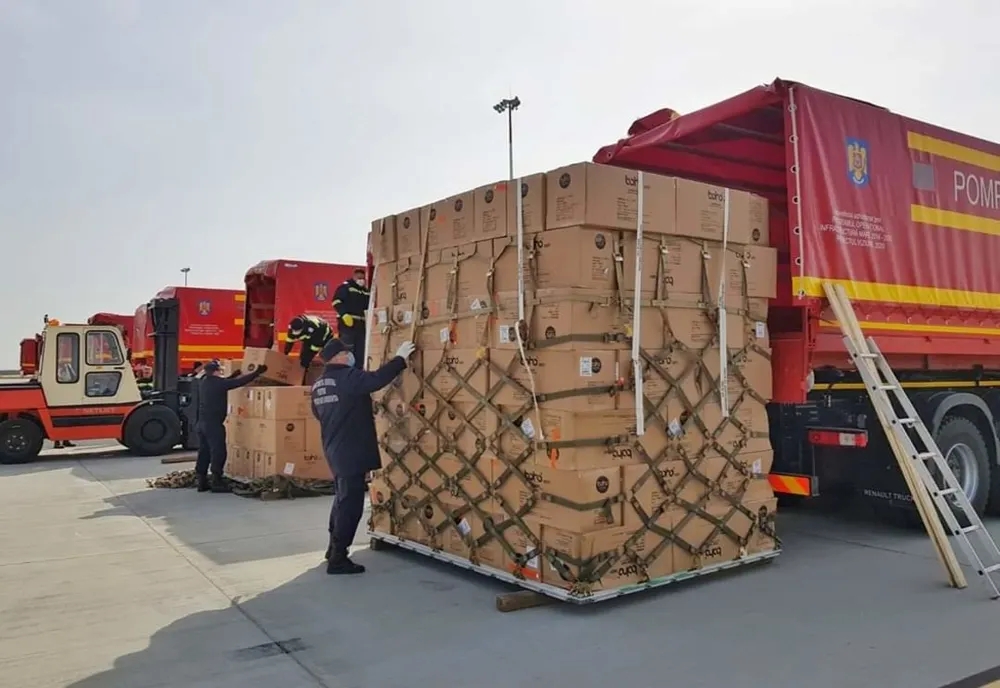 Un nou lot de echipamente de protecţie a ajuns în judeţul Olt. Unde vor fi distribuite