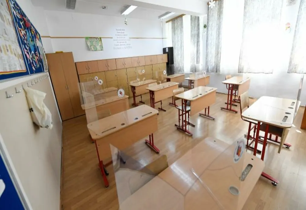 Liceu de prestigiu din Slatina trece în SCENARIUL ROŞU din cauza cazurilor de coronavirus