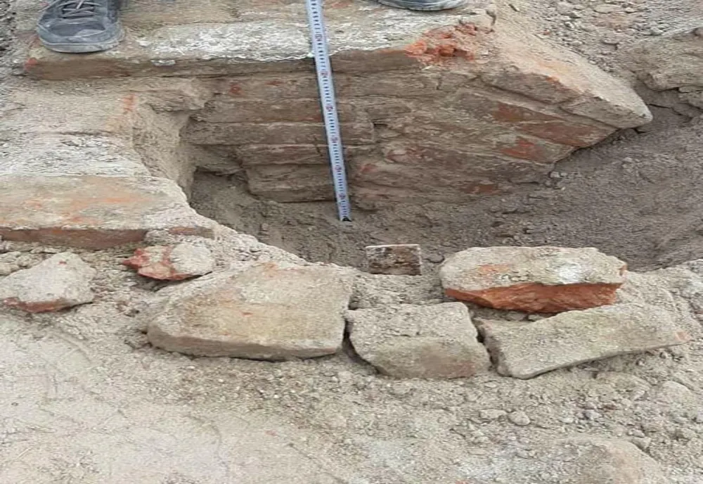 FOTO. Istoria locală scoasă la suprafaţă: Zidurile fostului Cazino din Slatina