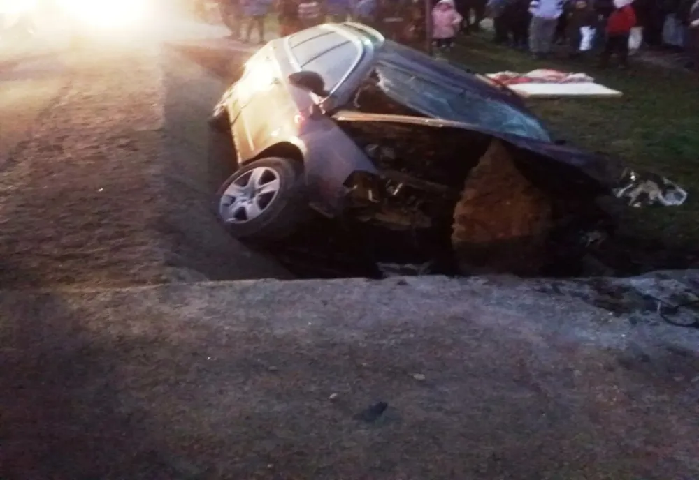 Mureş: Trei pesoane din Olt rănite într-un accident rutier, la Ţigmandru