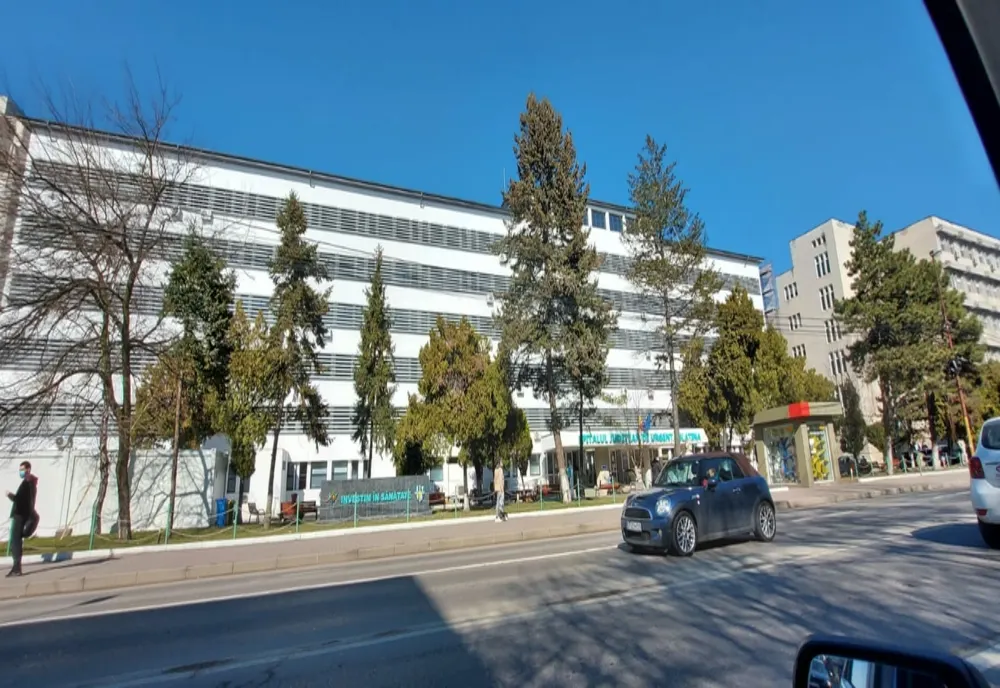 Corpul central al Spitalului Slatina, reabilitat şi în interior. Când ar putea începe lucrările