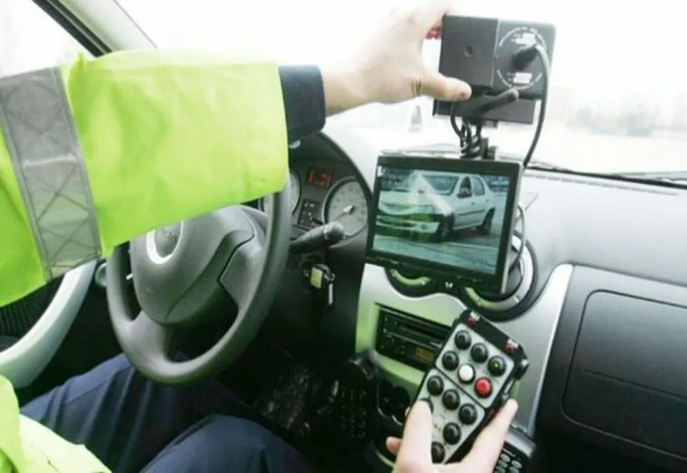 Olt: Şofer din Arad pus sub control judiciar după ce a încercat să mituiască un poliţist