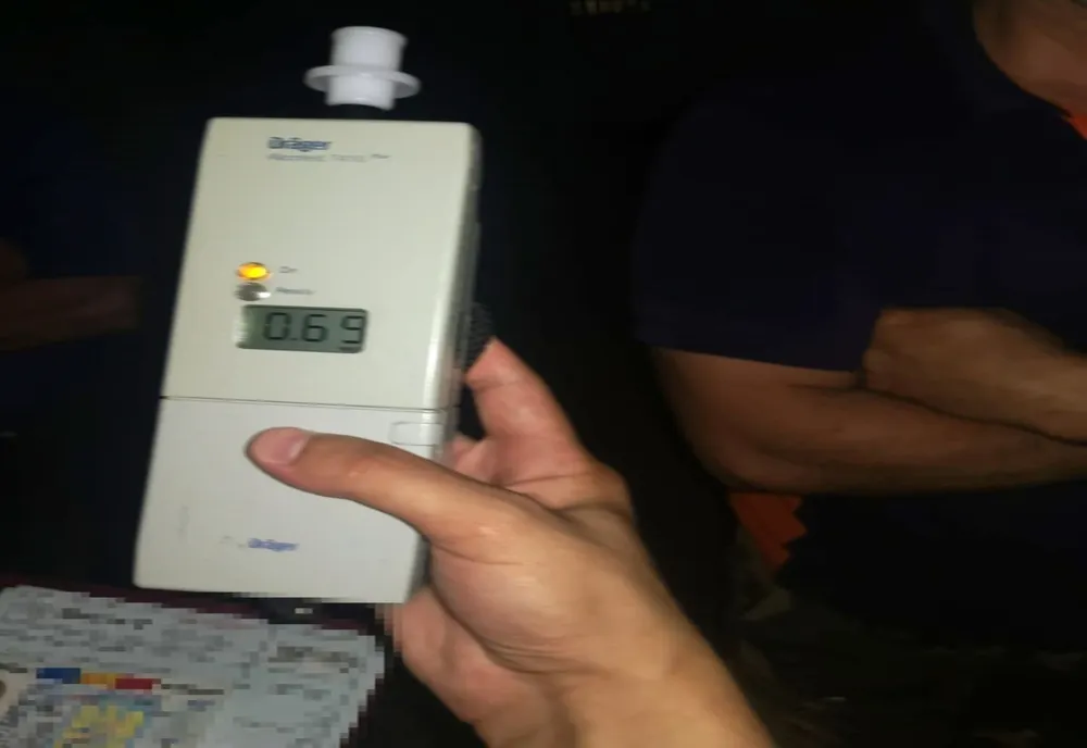  Olt: Dosare penale pentru doi şoferi, prinşi băuţi la volan