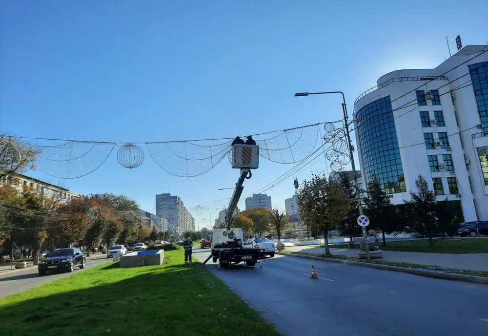 Slatina: Vineri se aprinde iluminatul de Sărbători