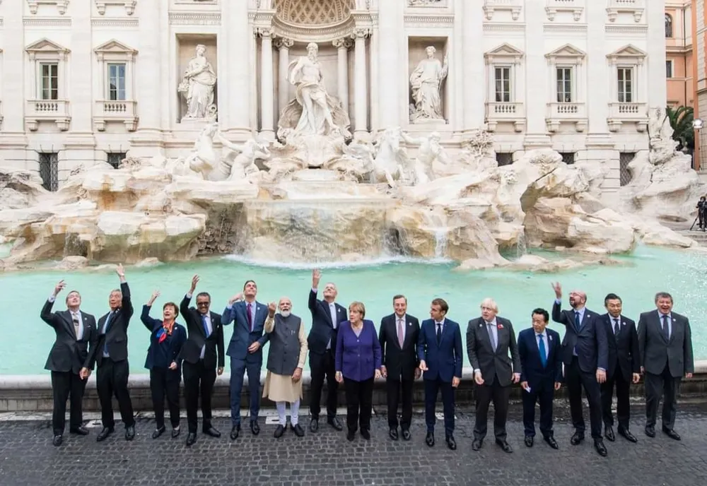 O monedă istorică în Fontana di Trevi