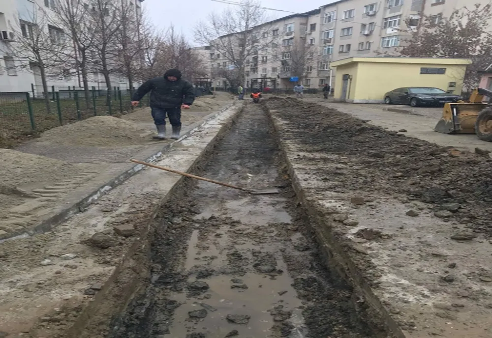 Reţelele de apă şi canal din Slatina, extinse pe bani europeni. Pe ce străzi se lucrează
