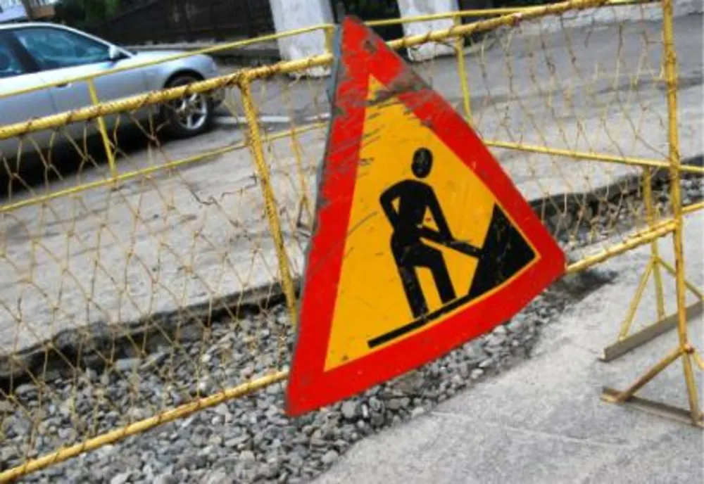 Circulație blocată parțial. Trafic dinspre București deviat spre Râmnicu Vâlcea și Slatina