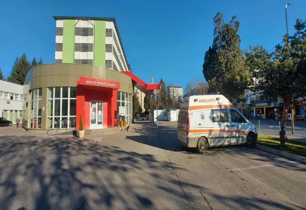 Masca redevine obligatorie, la Spitalul Slatina