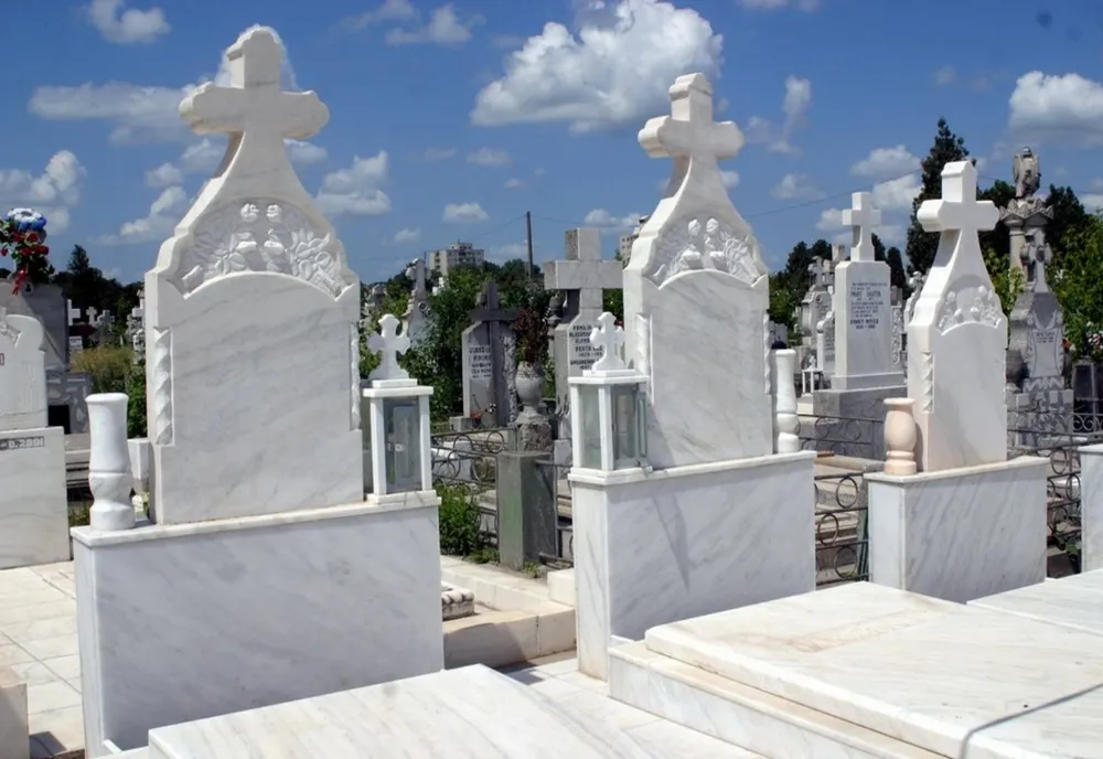 Slatina: Firma care administrează Cimitirul Strehareţi, monitorizată după mai multe plângeri şi sesizări
