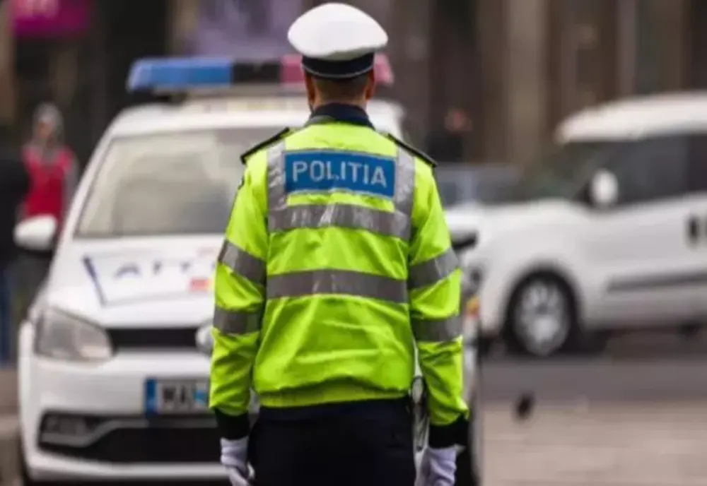Şefi din Poliţia Olt, băuţi în sediu şi la volanul autospecialei