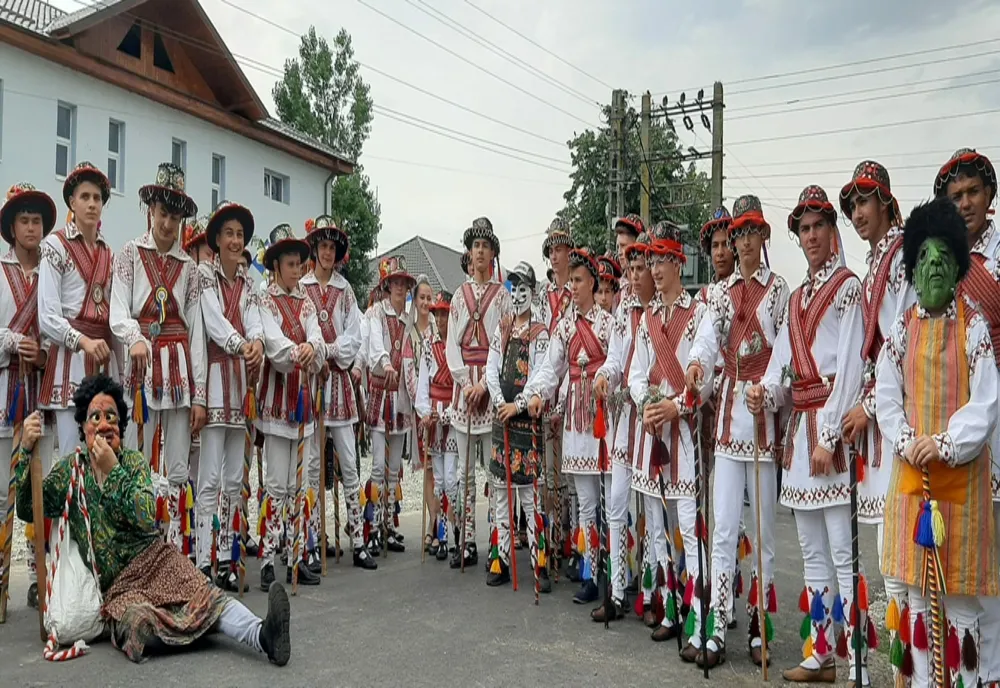 Festivalul Internaţional de Folclor „Căluşul Românesc”, în weekend la Teatrul de Vară din Caracal