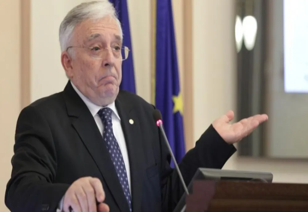 AUR caută președinte pentru 2024 - Guvernatorul BNR, Mugur Isărescu, a fost curtat de George Simion