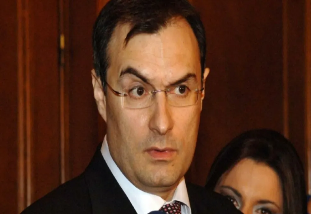 Peste 5 milioane de lei livrați în conturile generalilor Coldea și Dumbravă în doi ani