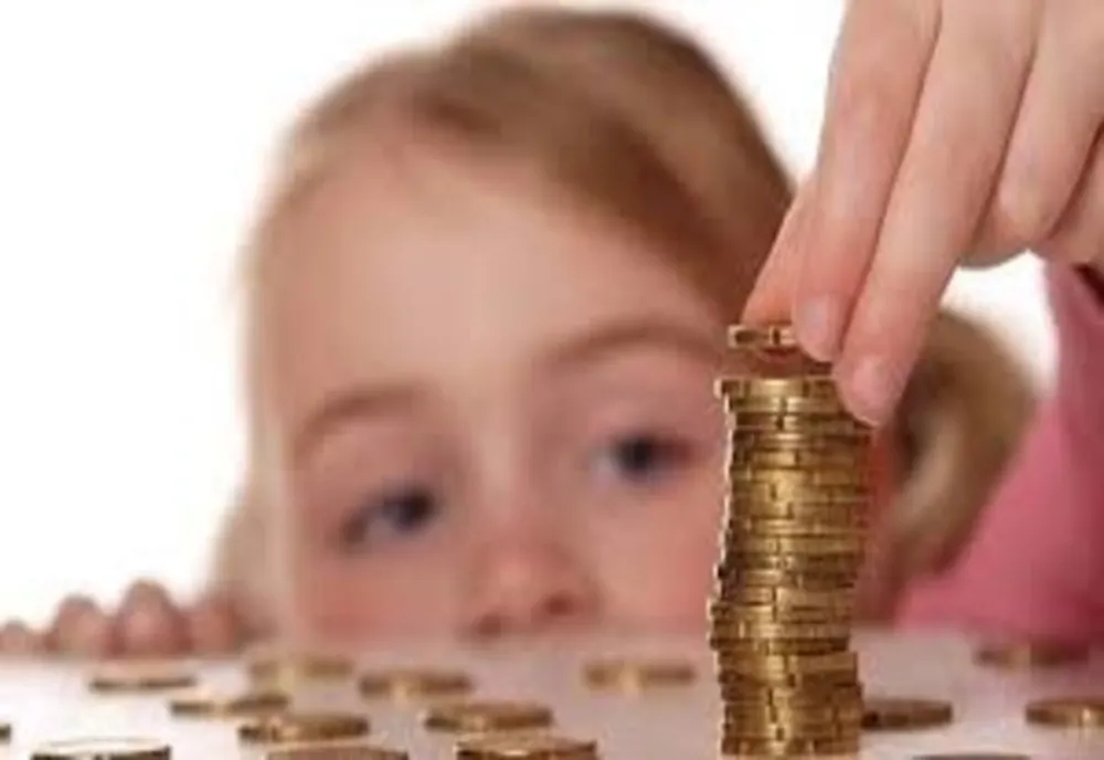 ALOCAȚIILE PENTRU COPII VOR FI PLĂTITE MAI DEVREME ÎN ACEATĂ LUNĂ, PENTRU A SPRIJINII PĂRINȚII LA ÎNCEPUTUL ANULUI ȘCOLAR