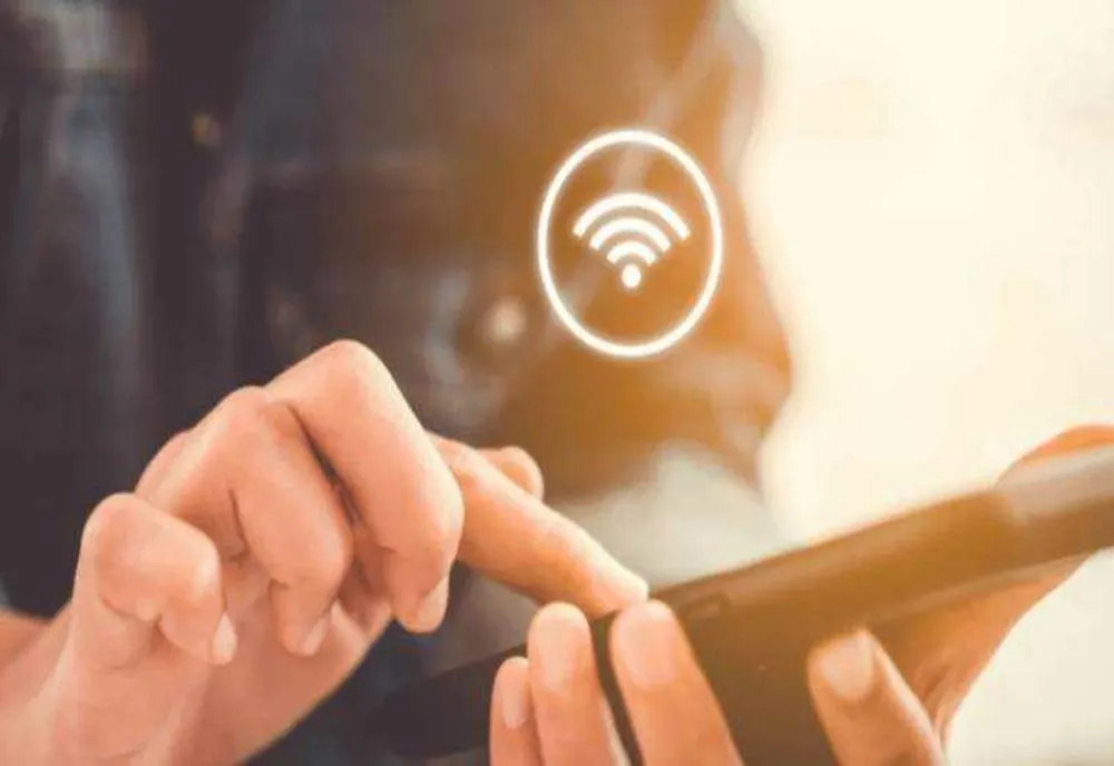 VICEPREȘEDINTELE ANCOM: "FOARTE MULȚI ROMÂNI NU AU ÎNCĂ ACCES LA INTERNET DE MARE VITEZĂ"