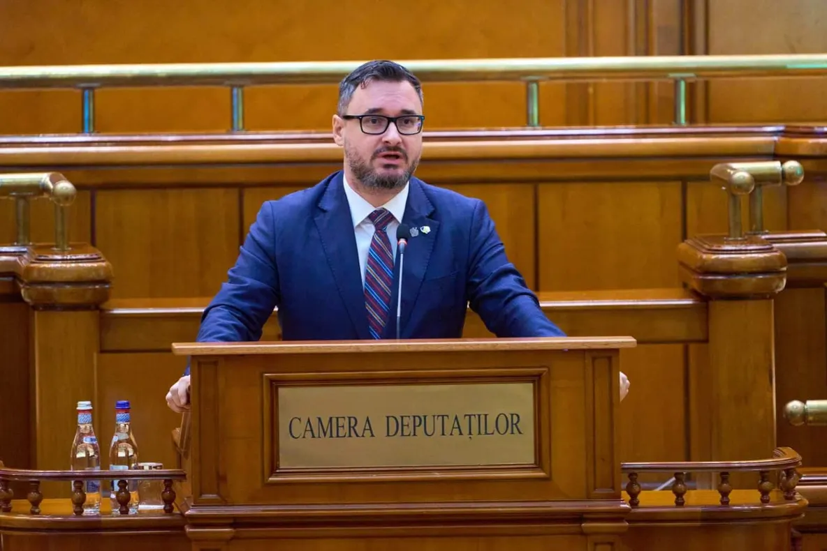 MASCARADA COTROCENIULUI, DEMASCATĂ! AUR REFUZĂ CIRCUL POLITIC ORCHESTRAT DE NICUȘOR DAN