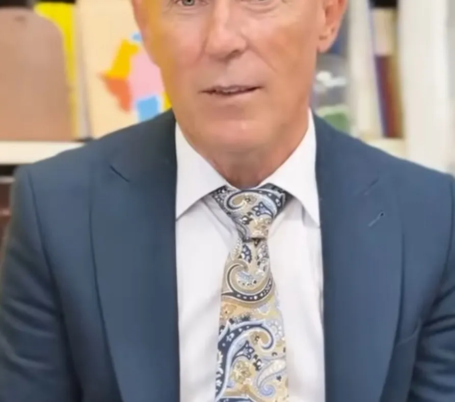 MUGUR MIHĂESCU AVERTIZEAZĂ: „ANTREPRENORII ROMÂNI VOR FI FĂCUȚI UNA CU PĂMÂNTUL DE CEI CARE NE CONDUC!”