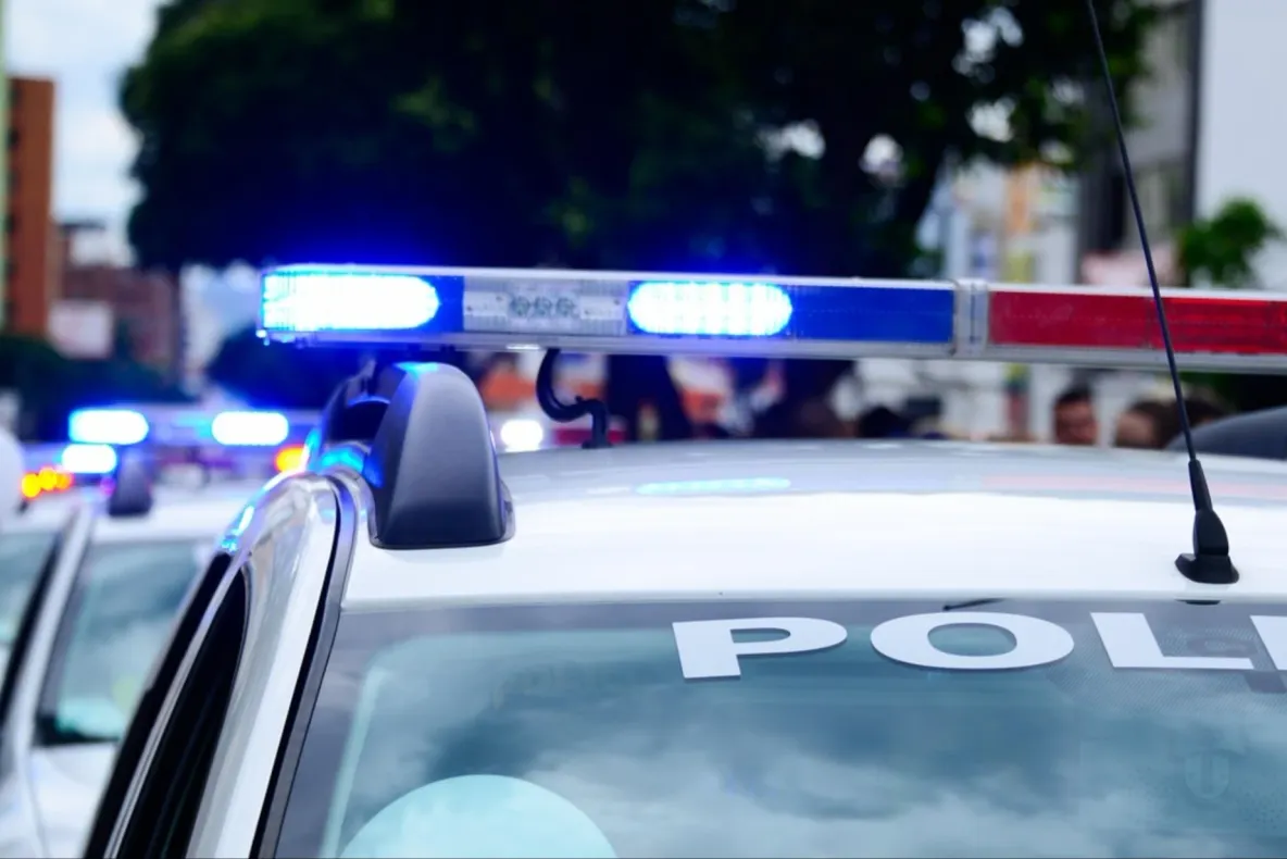 Percheziții la Slatina pentru șantaj și camătă. Un suspect a tras cu o armă de vânătoare