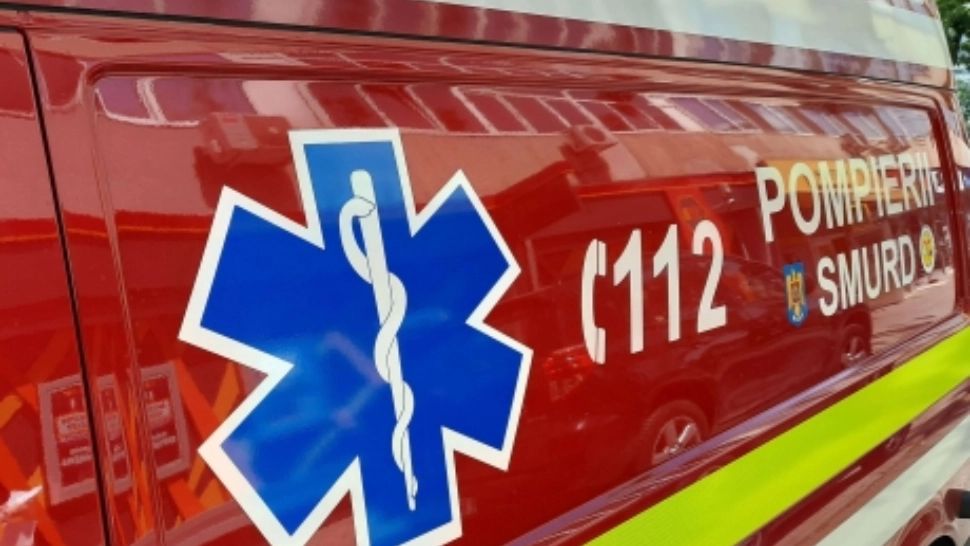 Explozie într-o locuinţă din Olt din cauza unui boiler. Un bătrân a ajuns la spital cu arsuri