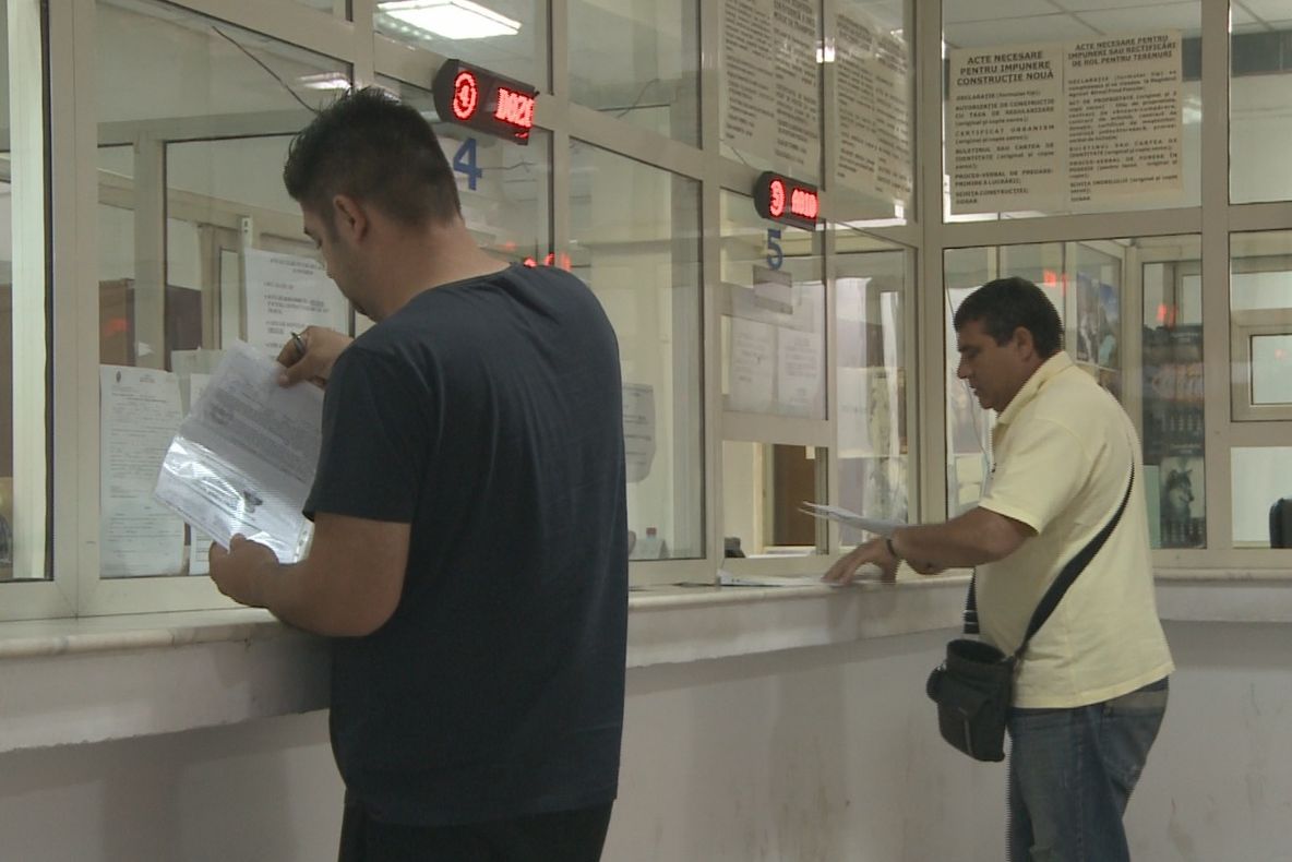 S-a dublat numărul slătinenilor care plătesc impozitele și amenzile on-line