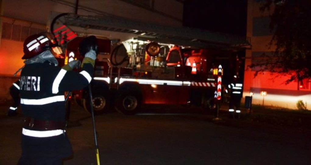 Panică la Centrul Cultural „Eugen Ionescu” Slatina, în urma unui INCENDIU. Totul a fost, însă, un exerciţiu ISU